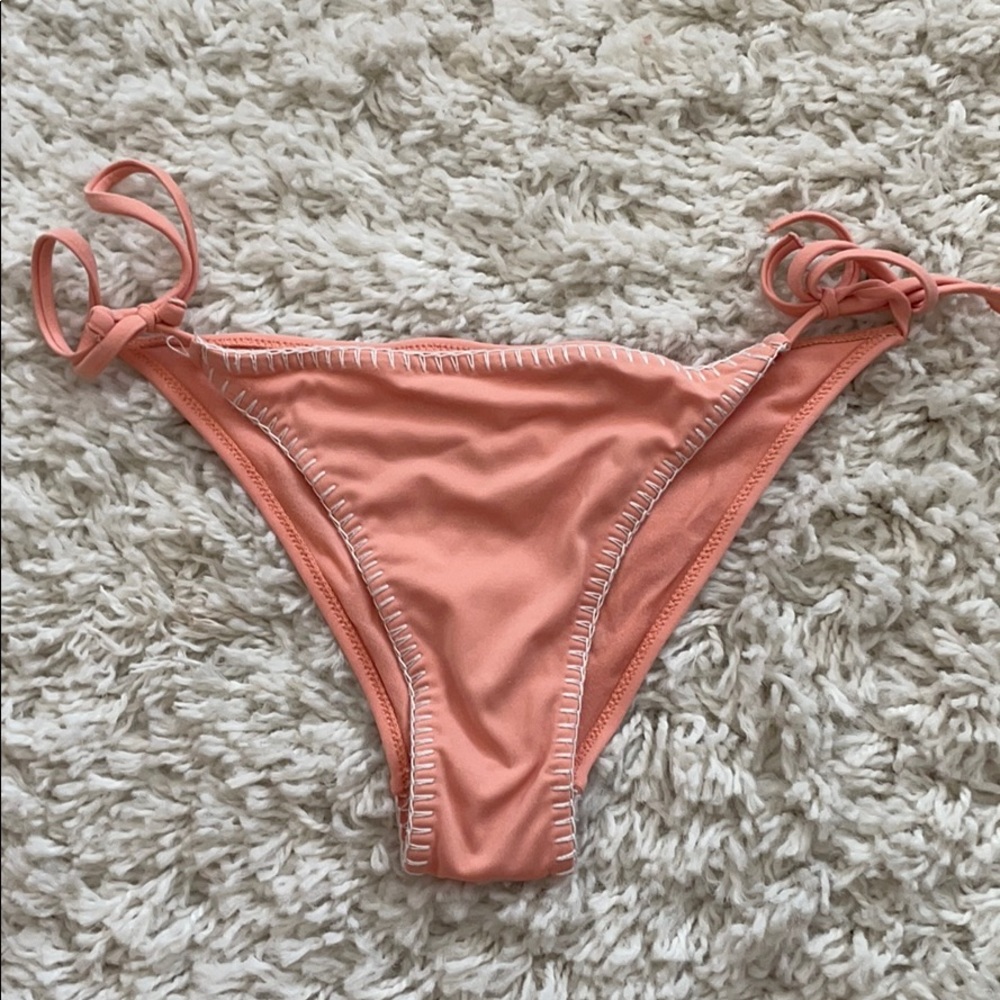 H&M woman’s bikini bottom